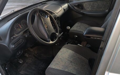 Chevrolet Niva I рестайлинг, 2004 год, 280 000 рублей, 8 фотография