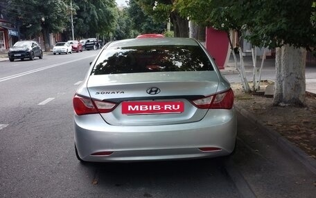 Hyundai Sonata VI, 2011 год, 750 000 рублей, 4 фотография