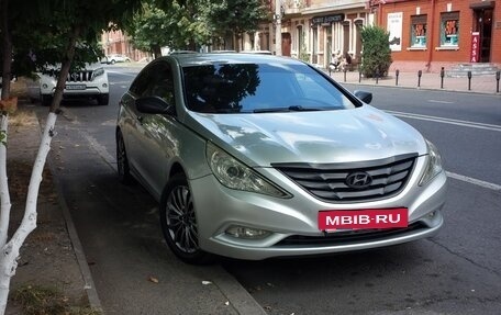Hyundai Sonata VI, 2011 год, 750 000 рублей, 6 фотография