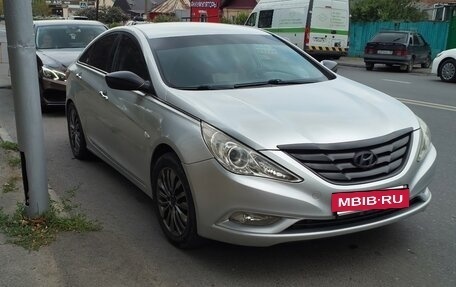 Hyundai Sonata VI, 2011 год, 750 000 рублей, 10 фотография