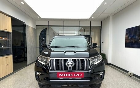 Toyota Land Cruiser Prado 150 рестайлинг 2, 2019 год, 4 990 000 рублей, 2 фотография