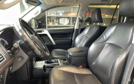 Toyota Land Cruiser Prado 150 рестайлинг 2, 2019 год, 4 990 000 рублей, 11 фотография