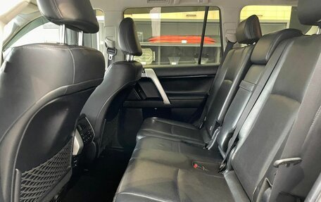 Toyota Land Cruiser Prado 150 рестайлинг 2, 2019 год, 4 990 000 рублей, 12 фотография