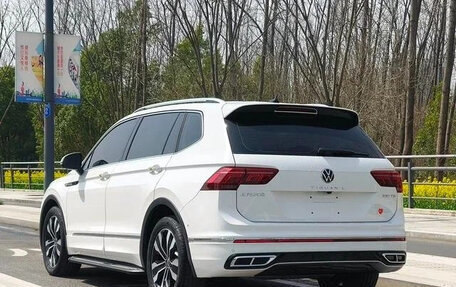 Volkswagen Tiguan II, 2022 год, 2 400 500 рублей, 4 фотография