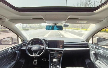 Volkswagen Tiguan II, 2022 год, 2 400 500 рублей, 7 фотография