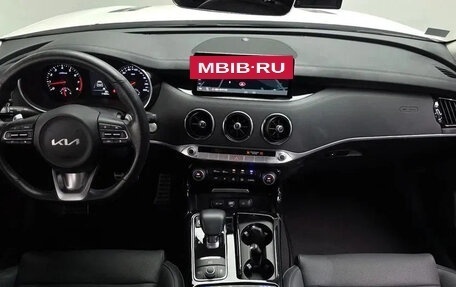 KIA Stinger I, 2021 год, 2 450 000 рублей, 6 фотография
