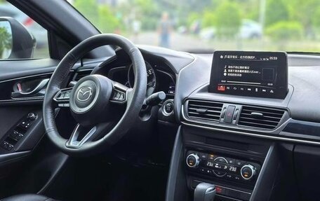 Mazda CX-4, 2021 год, 1 900 000 рублей, 14 фотография