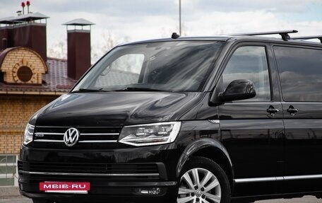 Volkswagen Multivan T6 рестайлинг, 2019 год, 4 900 000 рублей, 3 фотография