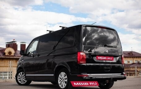 Volkswagen Multivan T6 рестайлинг, 2019 год, 4 900 000 рублей, 5 фотография
