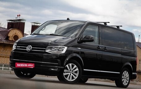 Volkswagen Multivan T6 рестайлинг, 2019 год, 4 900 000 рублей, 2 фотография