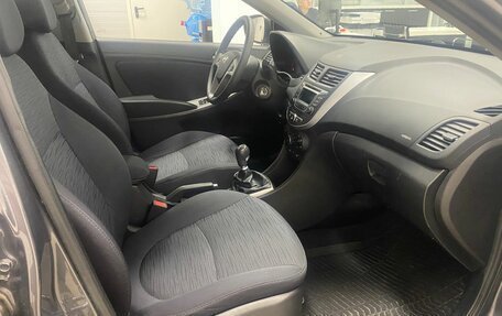 Hyundai Solaris II рестайлинг, 2015 год, 896 000 рублей, 20 фотография