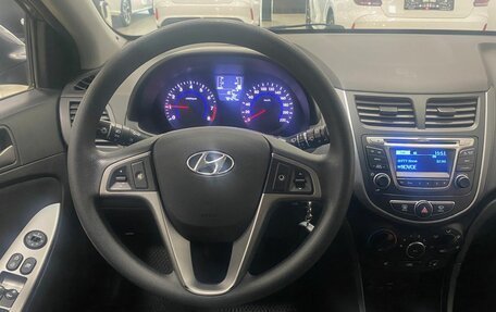 Hyundai Solaris II рестайлинг, 2015 год, 896 000 рублей, 27 фотография