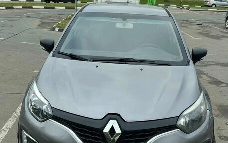 Renault Kaptur I рестайлинг, 2017 год, 930 000 рублей, 2 фотография