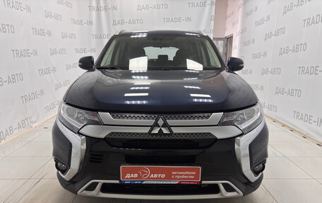 Mitsubishi Outlander III рестайлинг 3, 2021 год, 2 520 000 рублей, 2 фотография