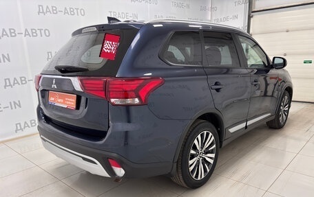 Mitsubishi Outlander III рестайлинг 3, 2021 год, 2 520 000 рублей, 4 фотография