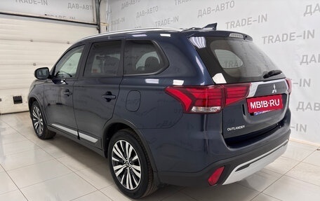 Mitsubishi Outlander III рестайлинг 3, 2021 год, 2 520 000 рублей, 6 фотография