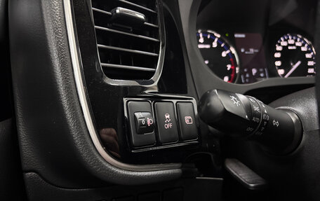 Mitsubishi Outlander III рестайлинг 3, 2021 год, 2 520 000 рублей, 17 фотография