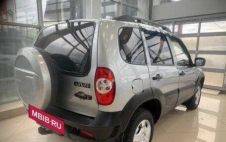 Chevrolet Niva I рестайлинг, 2015 год, 649 000 рублей, 4 фотография