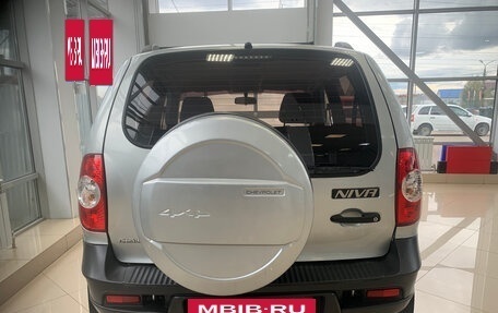 Chevrolet Niva I рестайлинг, 2015 год, 649 000 рублей, 5 фотография
