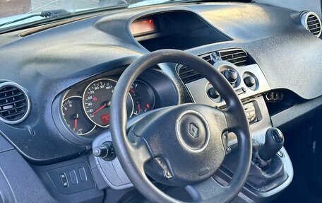 Renault Kangoo II рестайлинг, 2011 год, 600 000 рублей, 3 фотография