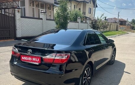 Toyota Camry, 2017 год, 2 100 000 рублей, 3 фотография