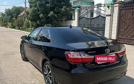 Toyota Camry, 2017 год, 2 100 000 рублей, 4 фотография