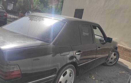 Mercedes-Benz E-Класс, 1993 год, 400 000 рублей, 6 фотография