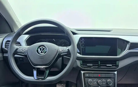 Volkswagen T-Cross I, 2022 год, 1 645 000 рублей, 7 фотография