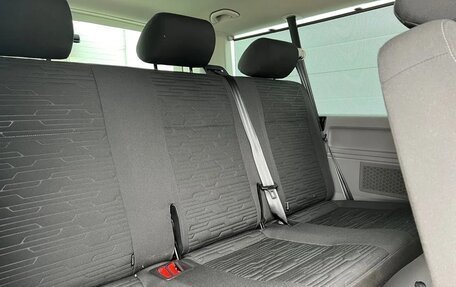 Volkswagen Caravelle T6 рестайлинг, 2020 год, 5 980 000 рублей, 17 фотография