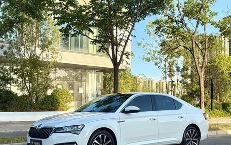 Skoda Superb III рестайлинг, 2023 год, 2 200 000 рублей, 1 фотография