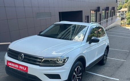 Volkswagen Tiguan II, 2020 год, 2 850 000 рублей, 6 фотография