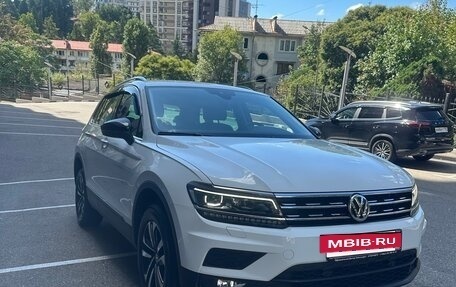 Volkswagen Tiguan II, 2020 год, 2 850 000 рублей, 2 фотография
