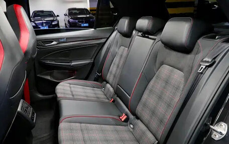 Volkswagen Golf GTI, 2021 год, 2 600 222 рублей, 13 фотография