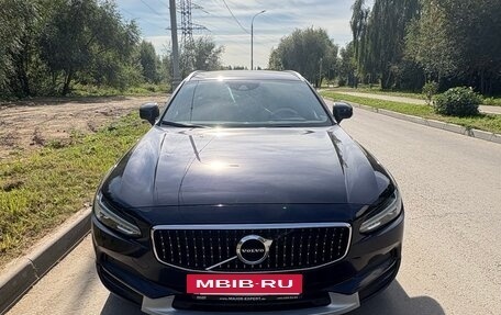 Volvo V90 Cross Country I рестайлинг, 2019 год, 2 550 000 рублей, 2 фотография