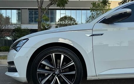 Skoda Superb III рестайлинг, 2023 год, 2 200 000 рублей, 3 фотография