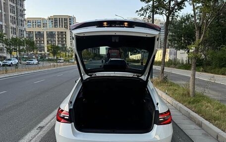 Skoda Superb III рестайлинг, 2023 год, 2 200 000 рублей, 6 фотография