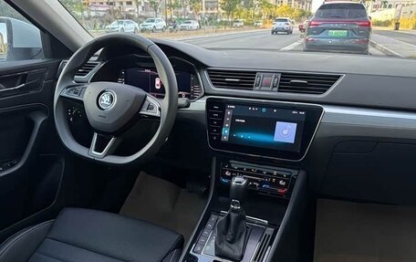 Skoda Superb III рестайлинг, 2023 год, 2 200 000 рублей, 16 фотография