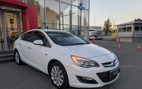 Opel Astra J, 2013 год, 900 000 рублей, 3 фотография