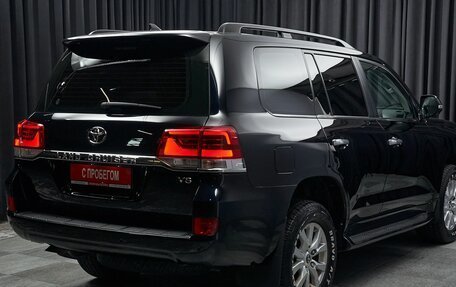 Toyota Land Cruiser 200, 2021 год, 7 990 000 рублей, 4 фотография