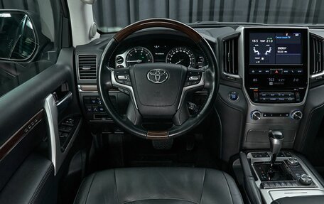 Toyota Land Cruiser 200, 2021 год, 7 990 000 рублей, 8 фотография