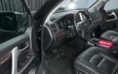 Toyota Land Cruiser 200, 2021 год, 7 990 000 рублей, 9 фотография