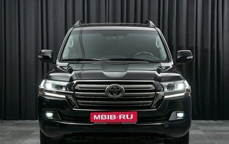 Toyota Land Cruiser 200, 2021 год, 7 990 000 рублей, 2 фотография