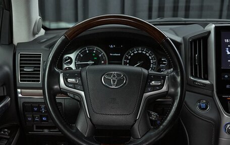 Toyota Land Cruiser 200, 2021 год, 7 990 000 рублей, 17 фотография