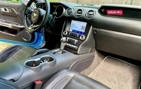 Ford Mustang VI рестайлинг, 2022 год, 3 050 000 рублей, 26 фотография