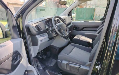 Peugeot Traveller I, 2021 год, 2 700 000 рублей, 4 фотография