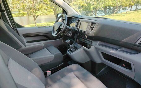 Peugeot Traveller I, 2021 год, 2 700 000 рублей, 5 фотография