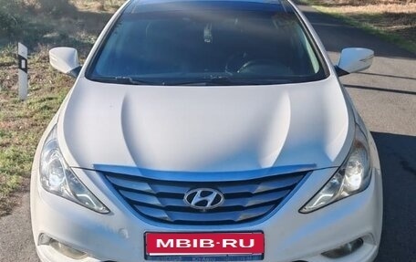 Hyundai Sonata VI, 2012 год, 1 300 000 рублей, 1 фотография