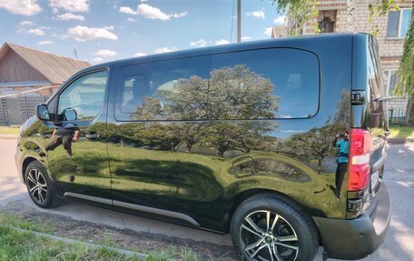 Peugeot Traveller I, 2021 год, 2 700 000 рублей, 25 фотография