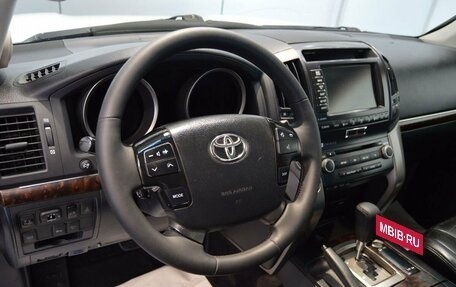 Toyota Land Cruiser 200, 2011 год, 2 896 000 рублей, 19 фотография