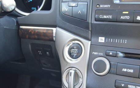 Toyota Land Cruiser 200, 2011 год, 2 896 000 рублей, 22 фотография